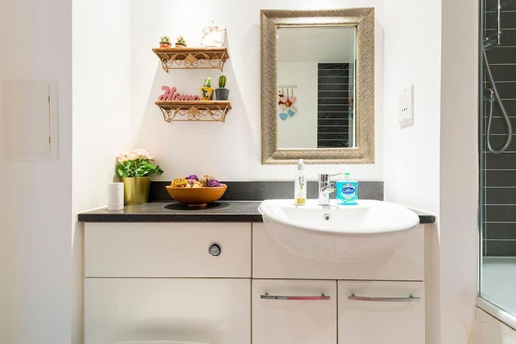 London Skylineviews 2 Bed 2 Bath Flat Near Canary Wharf, O2 & Excel Buitenkant foto
