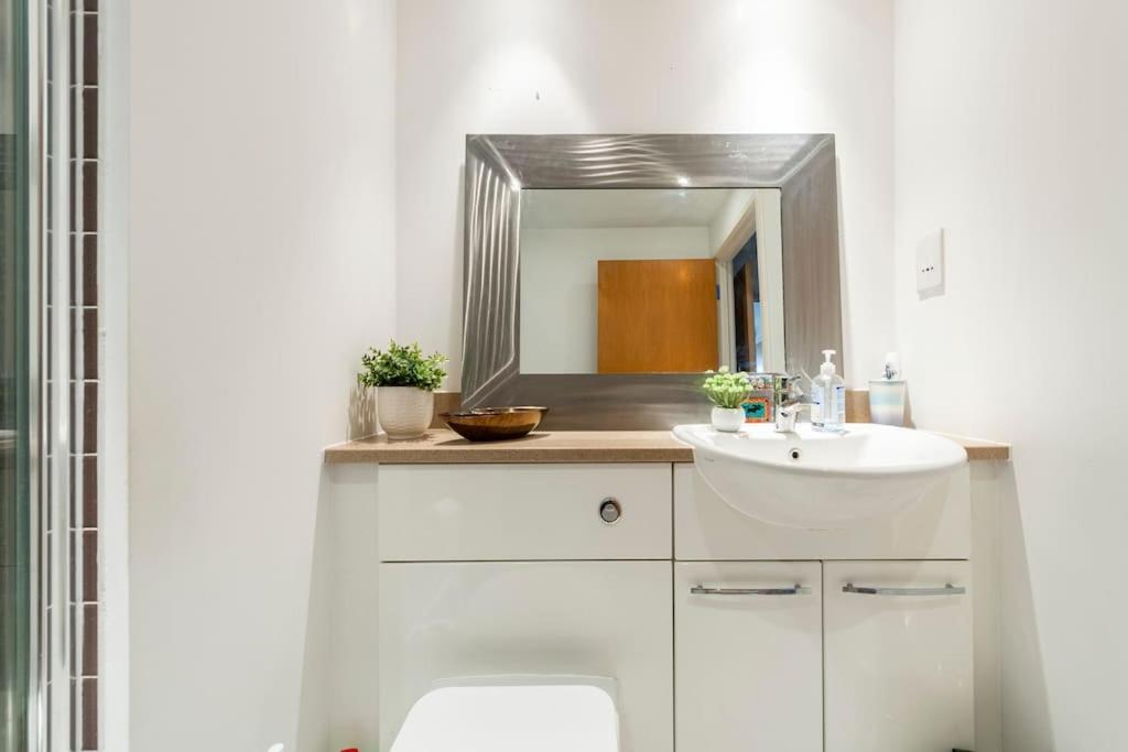 London Skylineviews 2 Bed 2 Bath Flat Near Canary Wharf, O2 & Excel Buitenkant foto