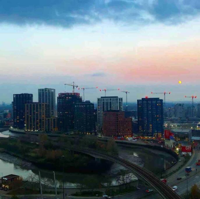 London Skylineviews 2 Bed 2 Bath Flat Near Canary Wharf, O2 & Excel Buitenkant foto